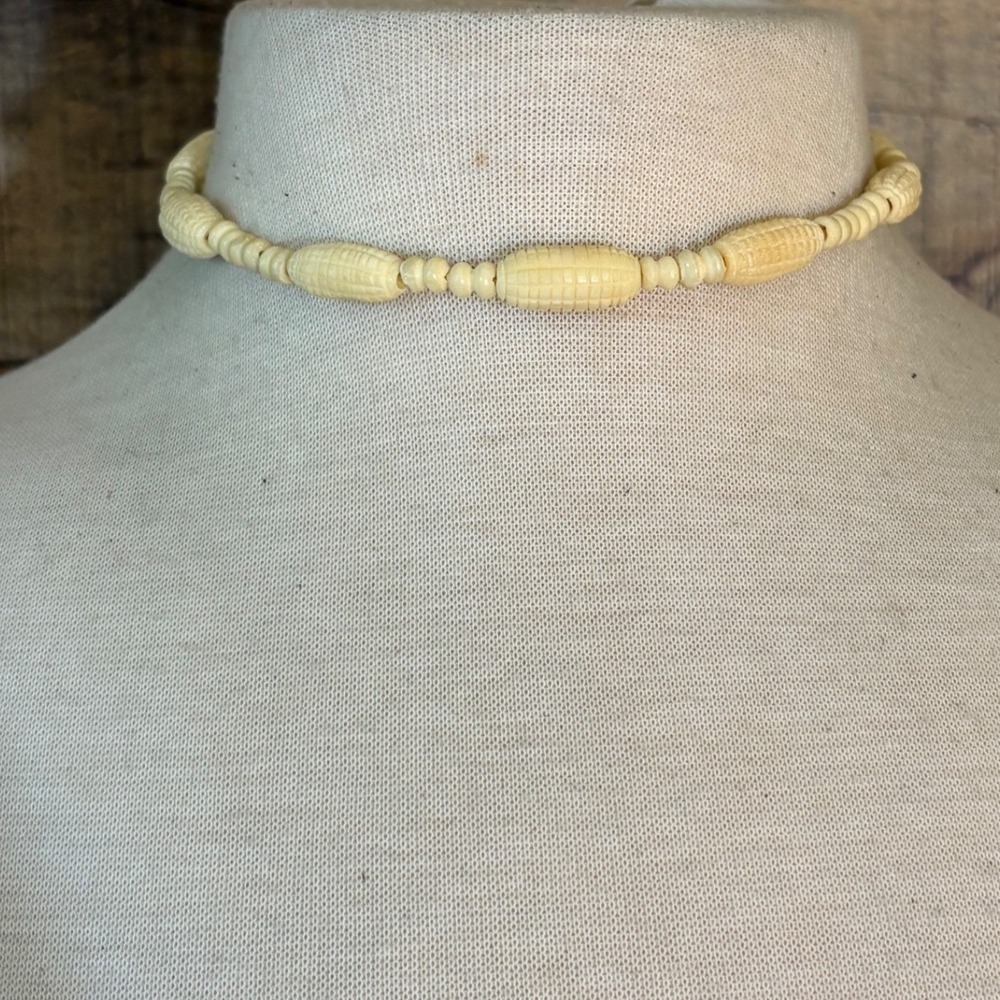 Vintage Carved Cream Bead Choker Necklace Gold Tone Barrel Clasp 14 Inch